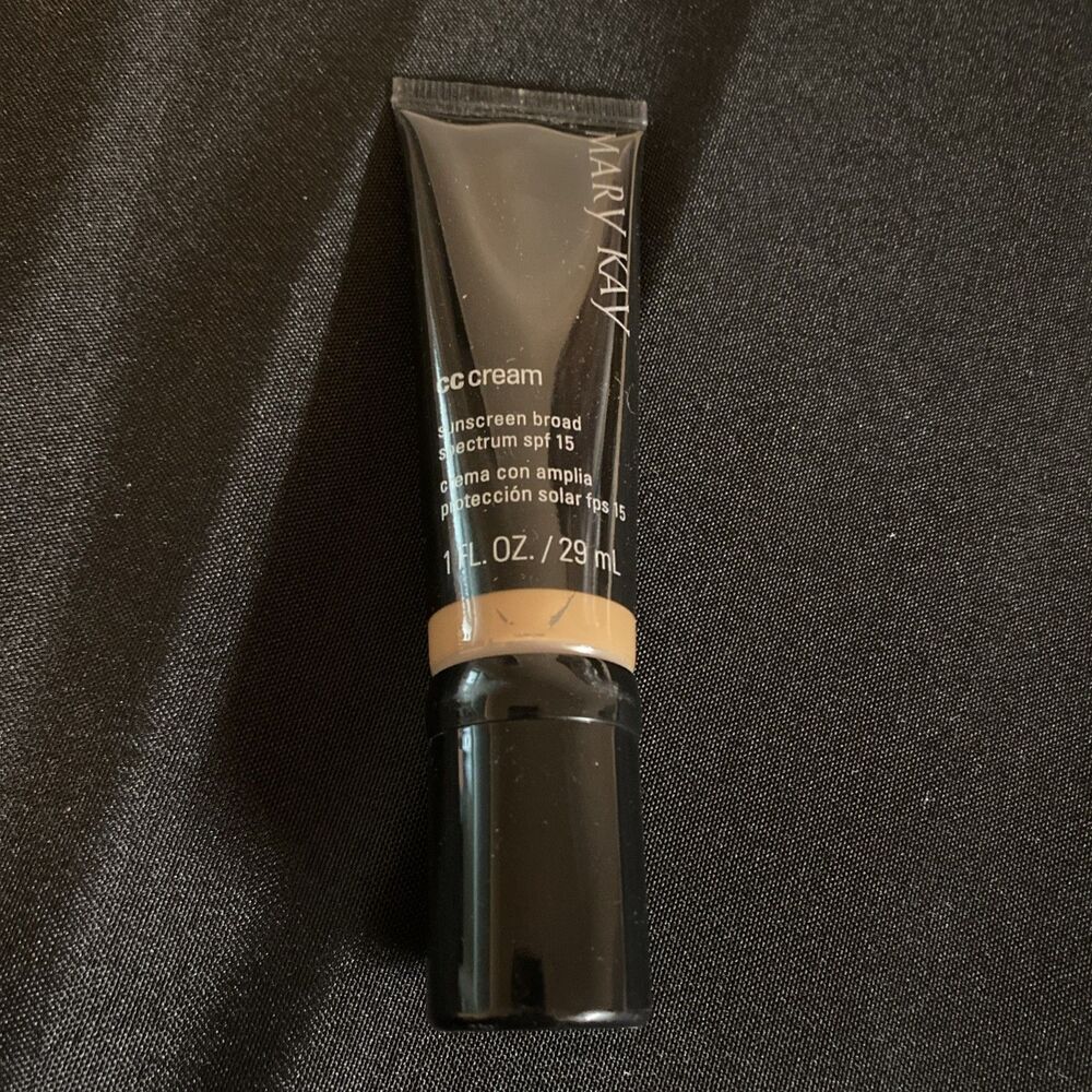 Mary Kay CC Cream Sunscreen Broad Spectrum SPF 15 - Deep - 1 fl oz